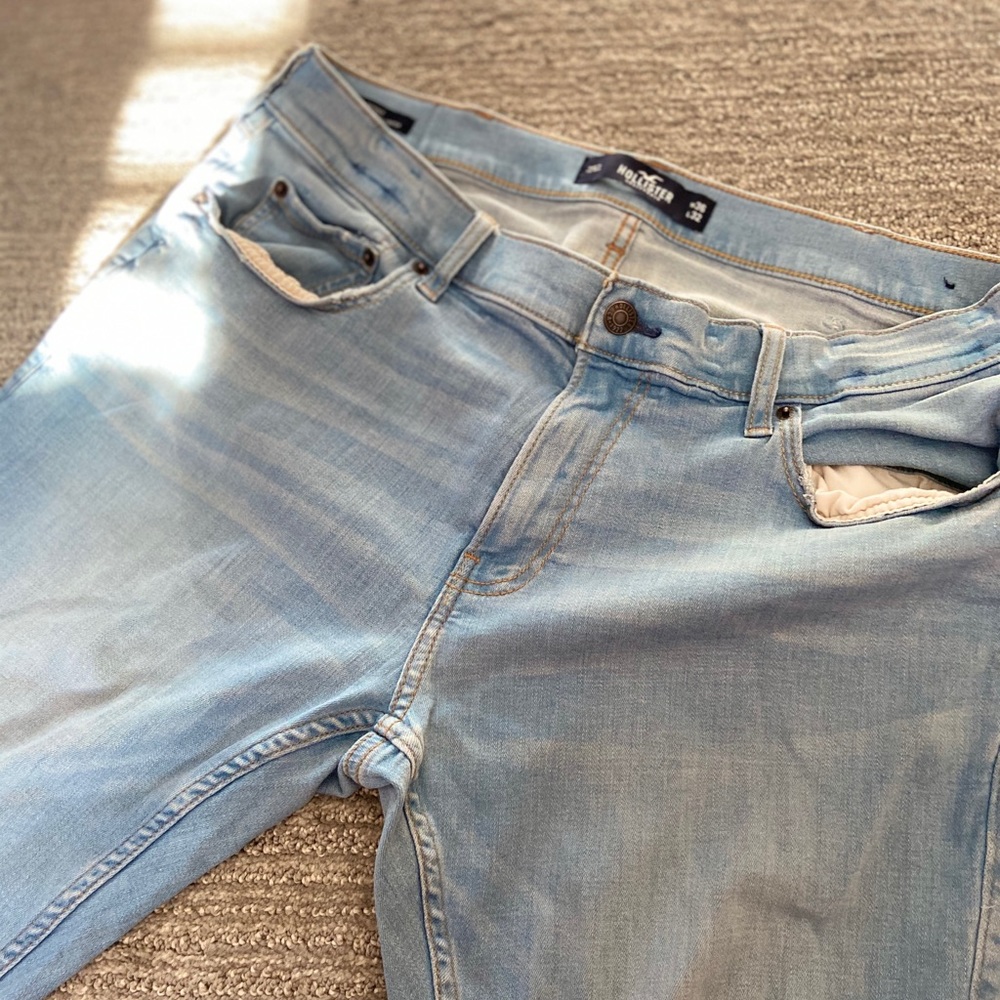 Men’s Hollister Light Blue Ripped Jeans 36/32